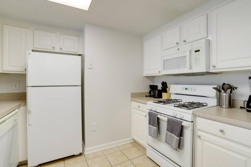 Fantastic 2 Bedroom Condo At Ballston With Gym Арлінгтон Екстер'єр фото