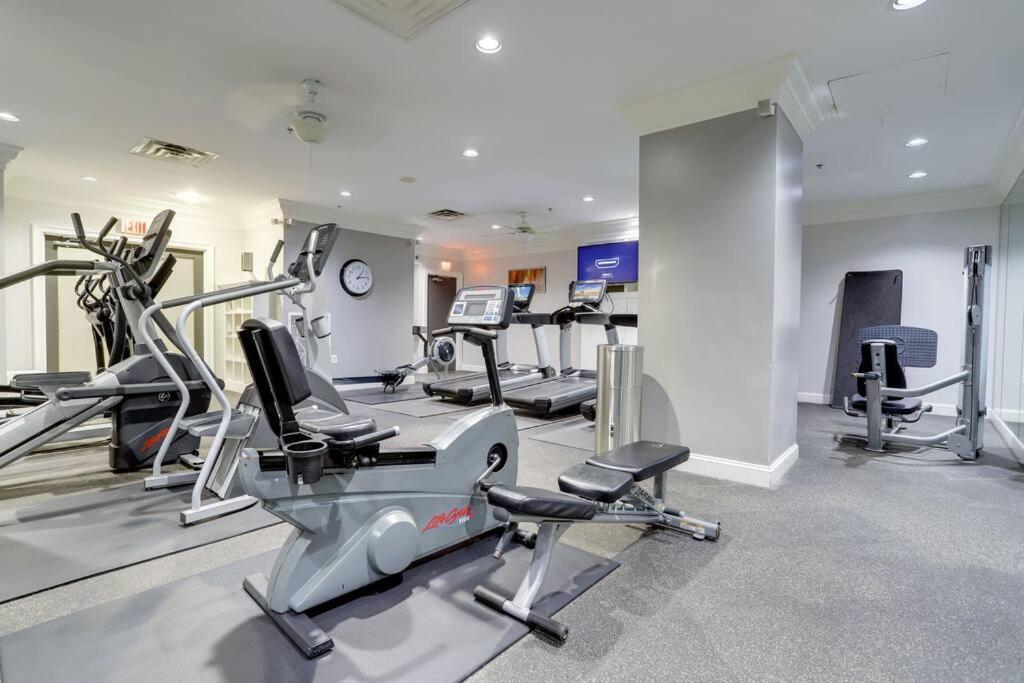 Fantastic 2 Bedroom Condo At Ballston With Gym Арлінгтон Екстер'єр фото