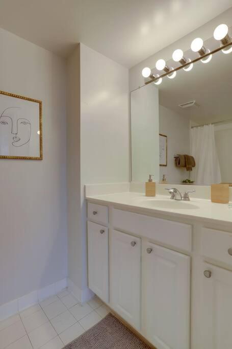 Fantastic 2 Bedroom Condo At Ballston With Gym Арлінгтон Екстер'єр фото